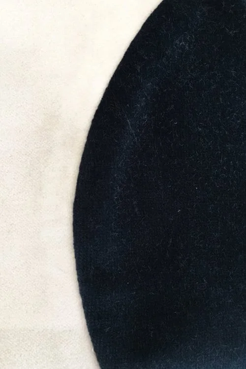 Création de motifs originaux sur-mesure pour les coussins en velours du projet Jourdain-Emmanuelle Ducret-Designer d’intérieur